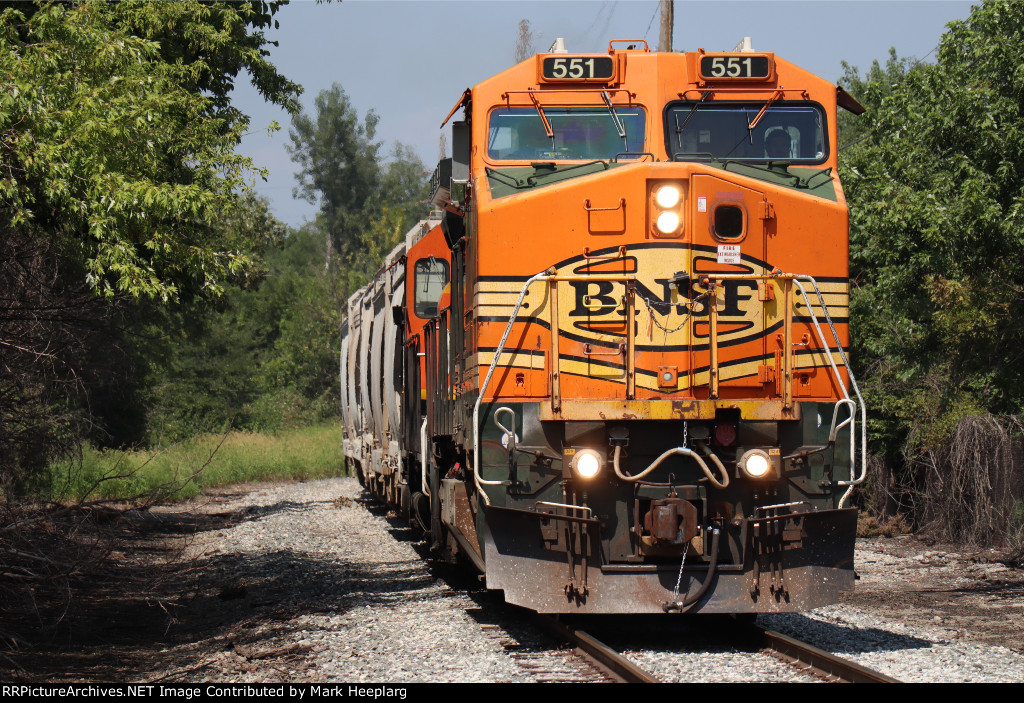 BNSF 551